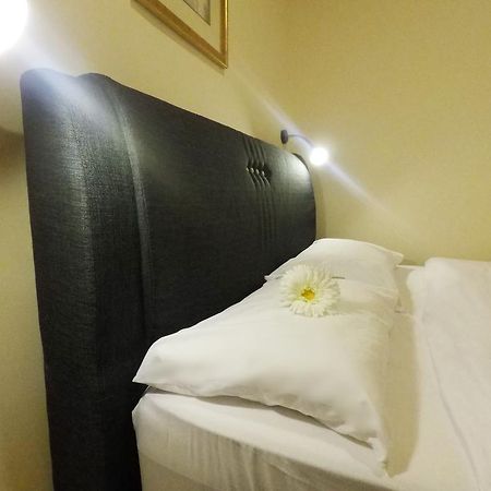 Goldbrick Hotel Bukit Bintang Kuala Lumpur Exteriör bild